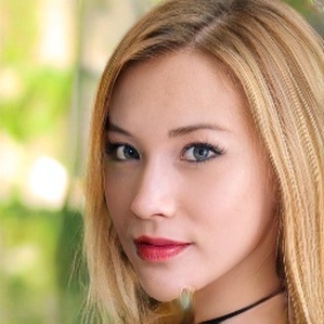 Naomi T.